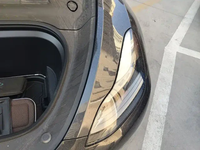 Tesla Model Y — Фото автомобиля 21