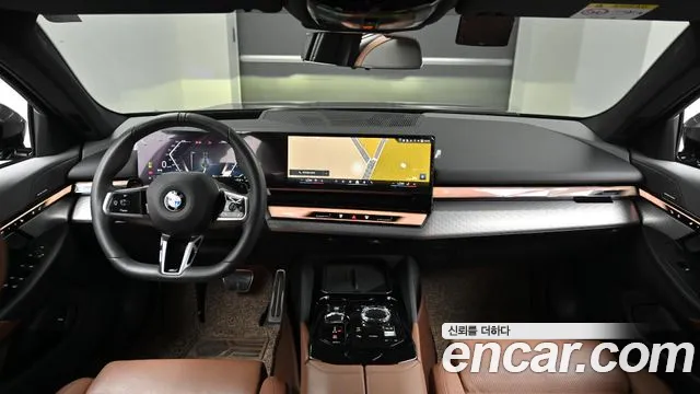 BMW 5 Series G60 — Фото автомобиля 6