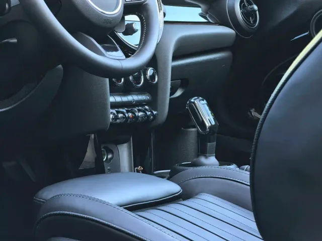 MINI Hatch — Фото автомобиля 12