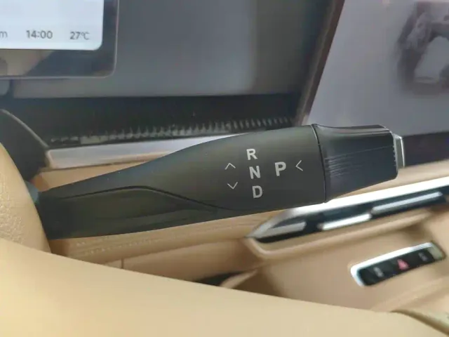 Voyah Auto Voyah Dreamer 2025 PHEV AWD Excellent Kunpeng Edition — Фото автомобиля 13