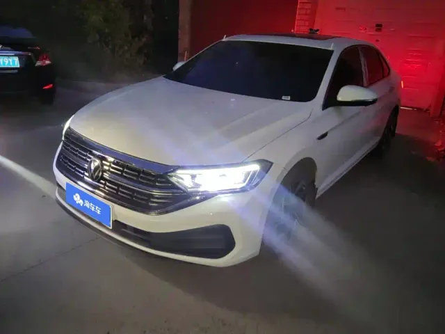 Фотография автомобиля — Volkswagen Sagitar