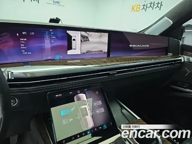 Cadillac Escalade — Фото автомобиля 10