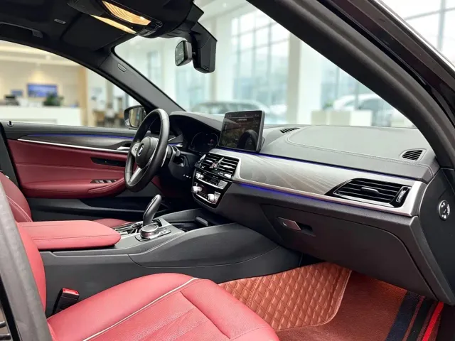 BMW 5 Series — Фото автомобиля 10