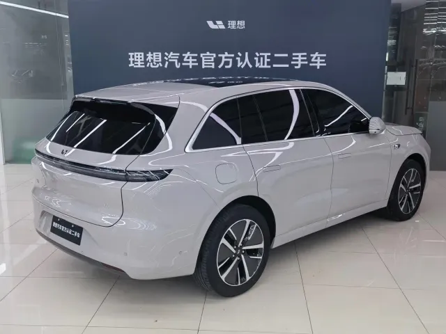 Li Auto L6 — Фото автомобиля 15