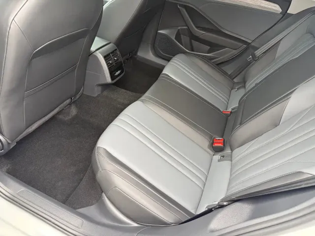 Volkswagen Sagitar — Фото автомобиля 8