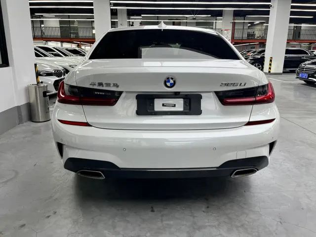 BMW 3 Series — Фото автомобиля 14
