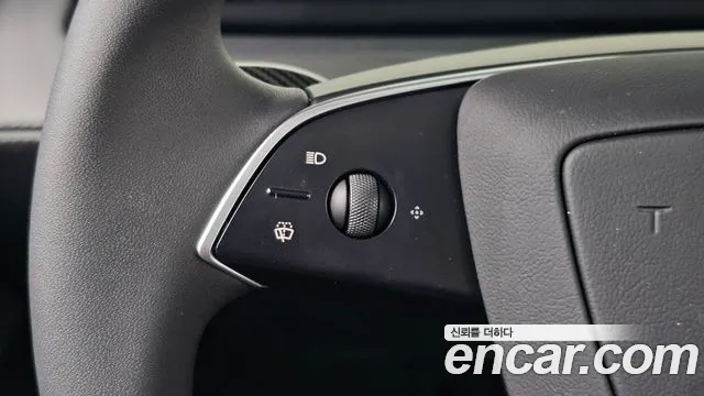 Tesla Model Y — Фото автомобиля 13