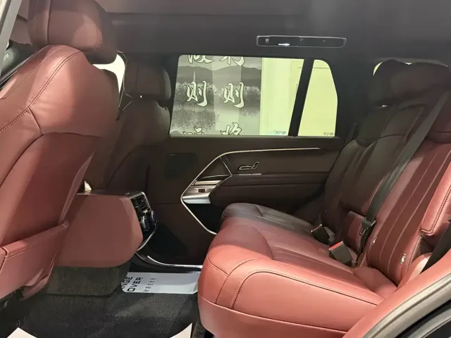 Land Rover Range Rover 2025 3.0 L6 400PS Flourishing Era Extended Wheelbase — Фото автомобиля 19