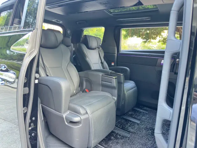 Toyota Alphard — Фото автомобиля 5