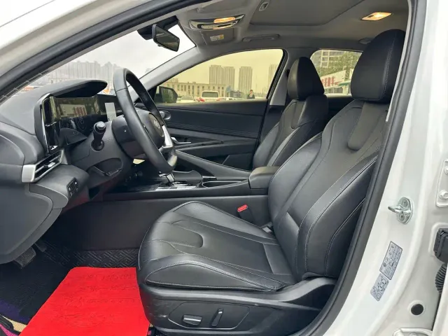 Hyundai Elantra — Фото автомобиля 9