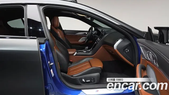 BMW 8 Series G15 — Фото автомобиля 16