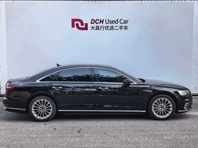 Audi Audi A8 2022 A8L 50 TFSI quattro Comfort Collector's Edition — Фото автомобиля 3