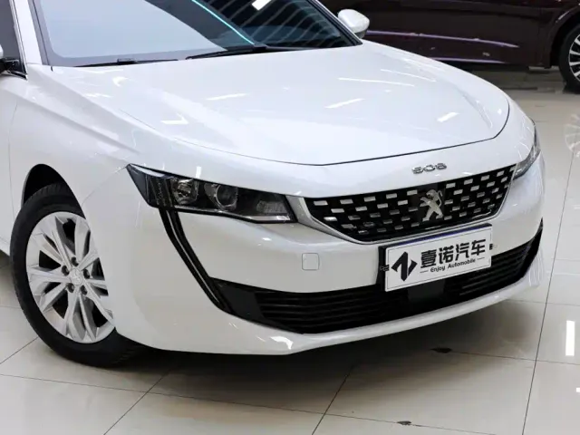 Peugeot 508 — Фото автомобиля 10
