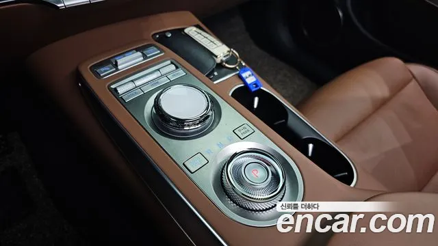 Genesis GV70 2.5T Бензин 2WD — Фото автомобиля 9