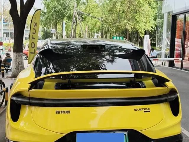 Lotus Eletre — Фото автомобиля 3