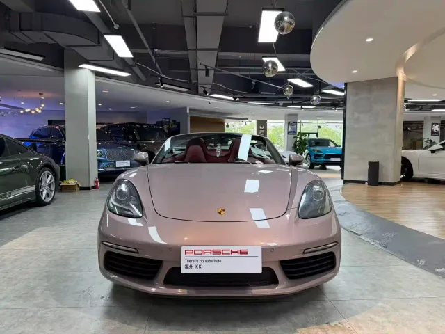 Porsche 718 — Фото автомобиля 2