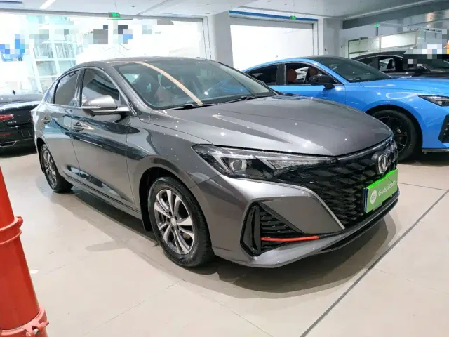 Changan Eado — Фото автомобиля 3