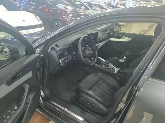 Audi A4L — Фото автомобиля 15