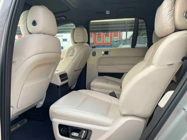 Li Auto L9 — Фото автомобиля 15