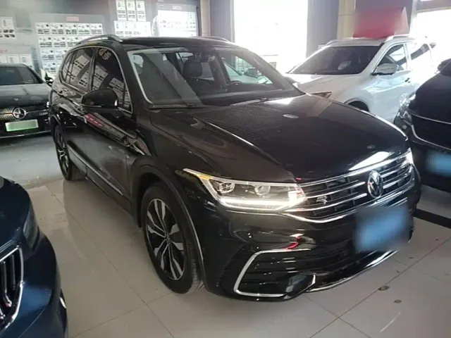 Volkswagen Tiguan L — Фото автомобиля 3
