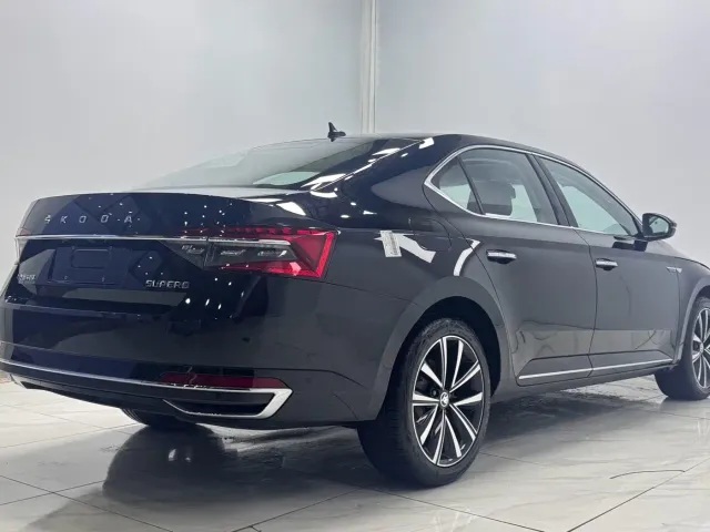 Skoda Superb — Фото автомобиля 6