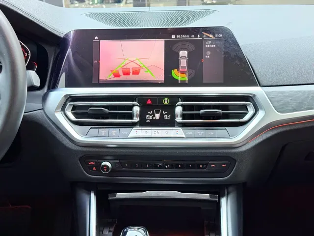 BMW 3 Series — Фото автомобиля 11