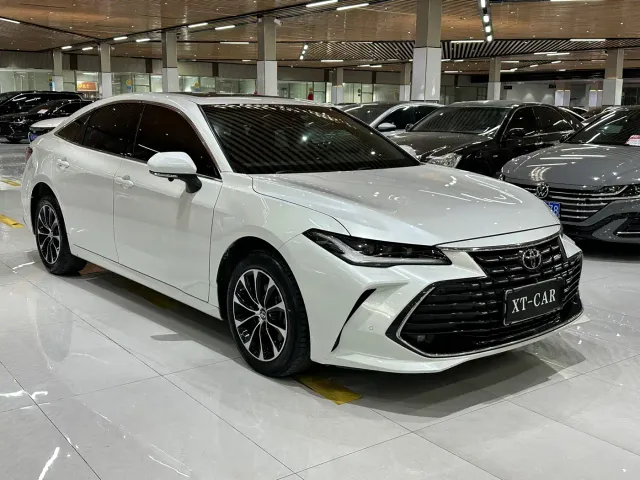 Toyota Avalon — Фото автомобиля 3