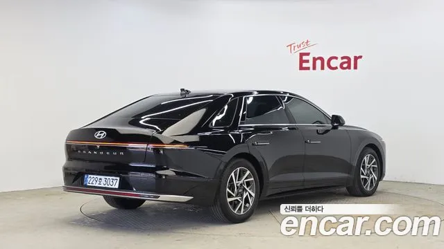Hyundai Grandeur Grandeur (GN7) 2.5 Бензин 2WD — Фото автомобиля 2
