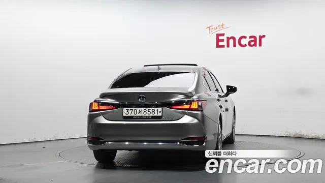Lexus ES 7th Gen — Фото автомобиля 4