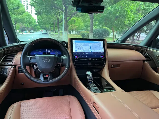 Toyota Alphard — Фото автомобиля 18