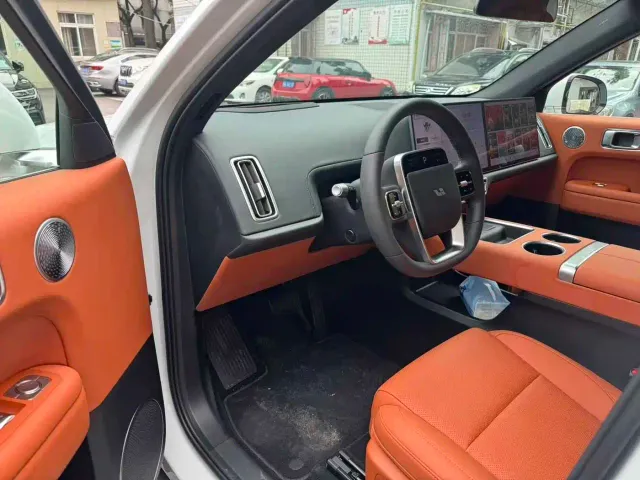 Li Auto L6 — Фото автомобиля 5