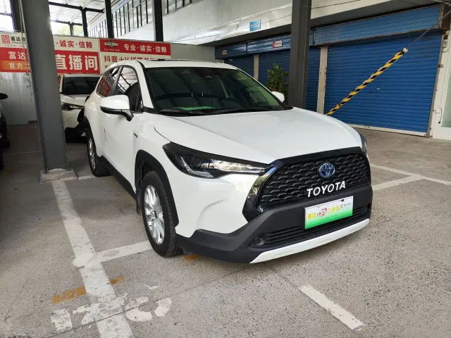 Toyota Corolla Cross — Фото автомобиля 3