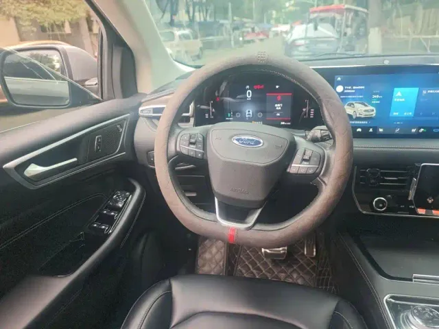 Ford Edge — Фото автомобиля 6