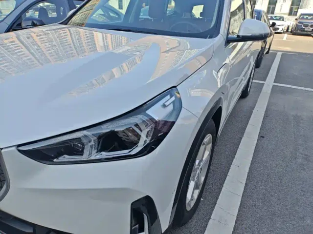 BMW iX1 — Фото автомобиля 23