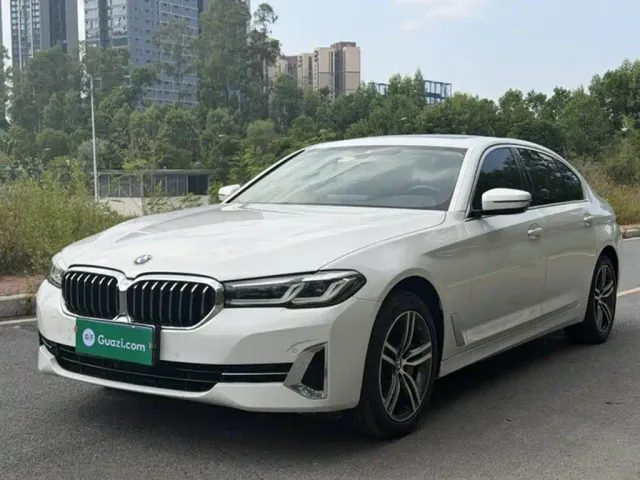 Фотография автомобиля — BMW 5 Series