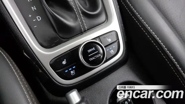Hyundai Venue — Фото автомобиля 16