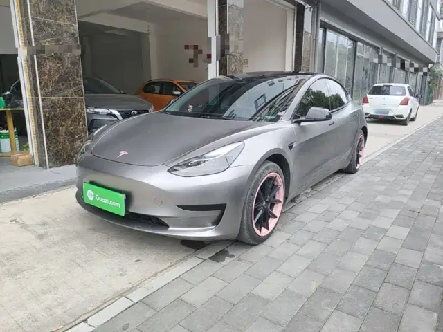 Фотография автомобиля — Tesla Model 3