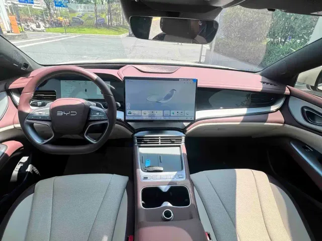 BYD Seal 07 DM-i — Фото автомобиля 7