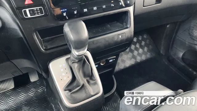 Hyundai Staria Staria 4WD Tourer 9 мест — Фото автомобиля 9