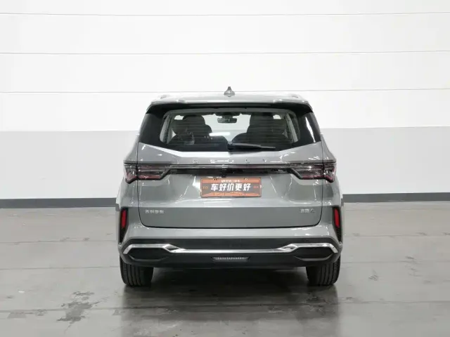 Geely Jiaji — Фото автомобиля 4