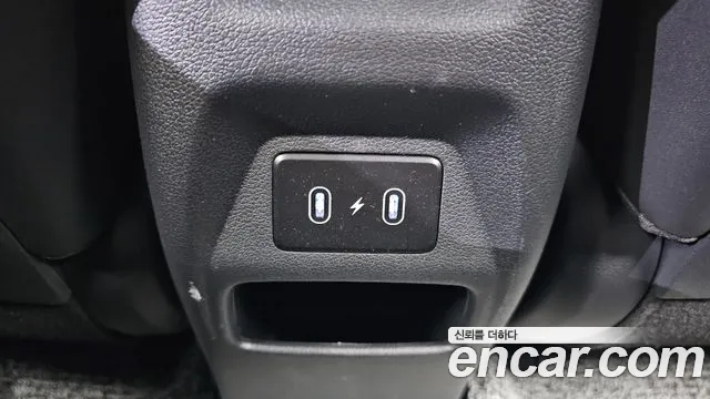Hyundai Venue — Фото автомобиля 29