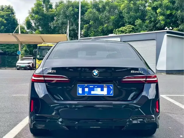 BMW BMW 5 Series 2026 Model Year Facelift 525Li M Sport Package — Фото автомобиля 5