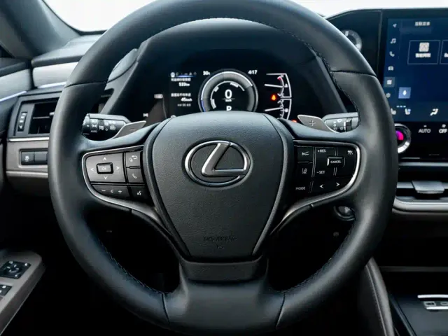 Lexus ES — Фото автомобиля 16