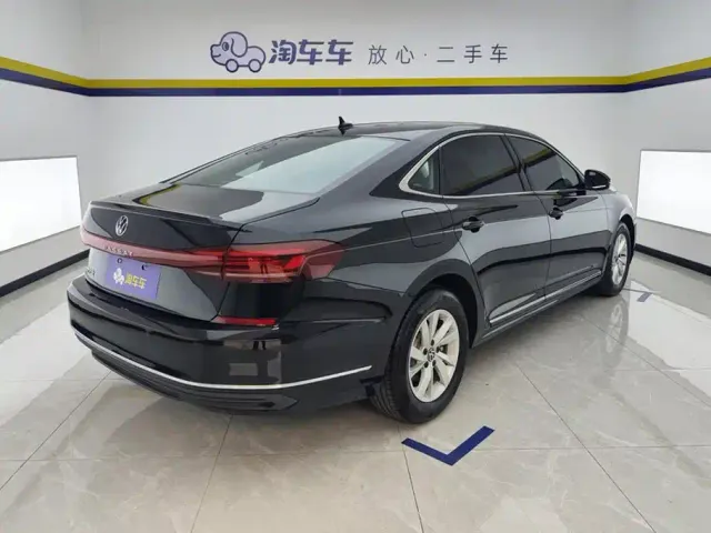 Volkswagen Passat — Фото автомобиля 3