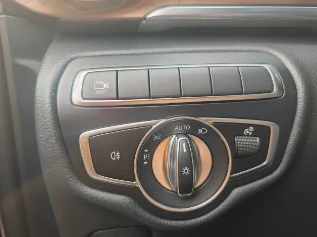 Mercedes-Benz V-Class — Фото автомобиля 14