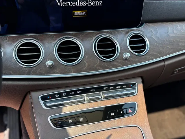 Mercedes-Benz E-Class — Фото автомобиля 18