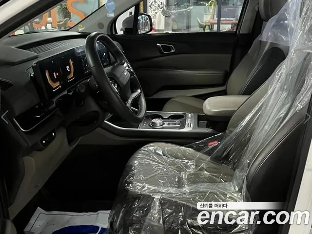 Kia Carnival Generation 4 — Фото автомобиля 11