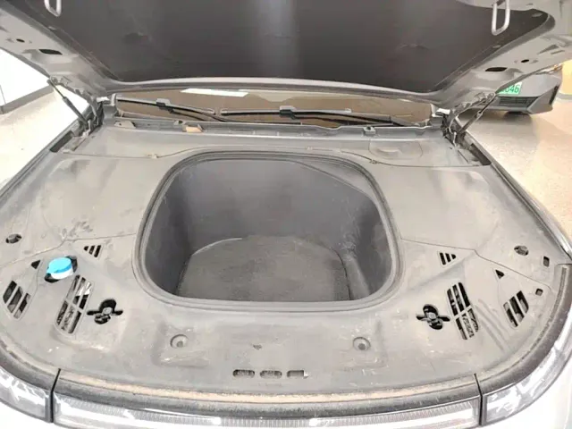 Xpeng P7 — Фото автомобиля 19