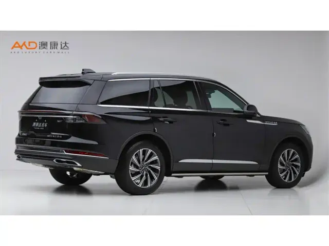 Lincoln Aviator — Фото автомобиля 3