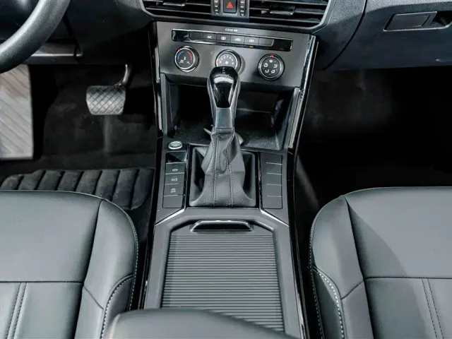 Volkswagen Passat — Фото автомобиля 12